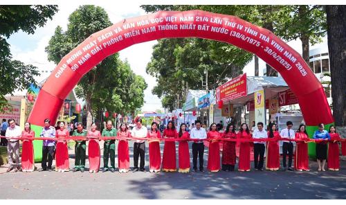 Khai mạc triển lãm đường sách chào mừng Ngày sách và Văn hóa đọc năm 2025