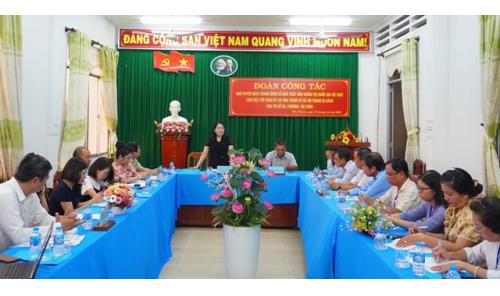 Khảo sát việc triển khai Đề án trang bị sách cho cơ sở xã, phường, thị trấn